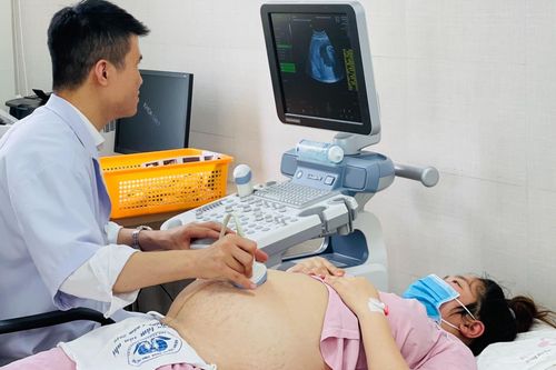 Cấp cứu giữ thai cho người phụ nữ hiếm muộn