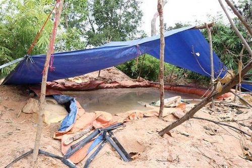 Gia Lai: Khoét núi, dựng lán trại để khai thác vàng trái phép