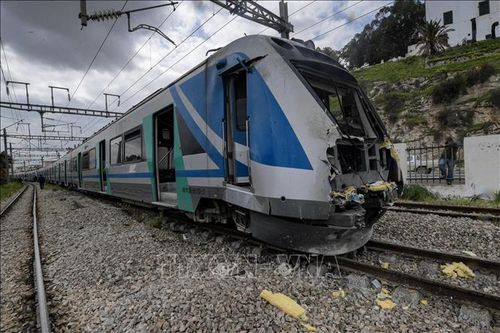 Hai tàu hỏa va chạm gần Barcelona khiến trên 150 người bị thương