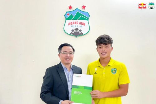 HAGL công bố tân binh đầu tiên ở V.League 2023: 'Vua giải trẻ' Việt Nam