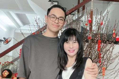 Con trai Cát Phượng ngày càng ra dáng thanh niên chững chạc, hiểu chuyện