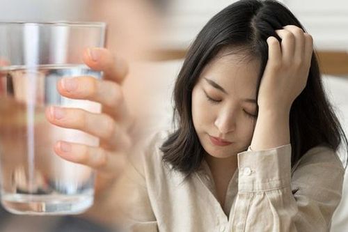 Chuyên gia cảnh báo kiểu uống nước có thể nguy hiểm tới tính mạng