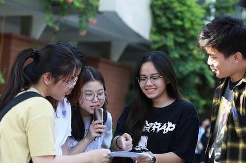 Chuyên gia chỉ ra loạt nhầm lẫn về danh xưng Đại học, Cao đẳng