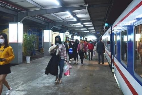 Nhu cầu tăng, đường sắt lại tăng thêm nhiều tàu Sài Gòn - Hà Nội dịp Tết