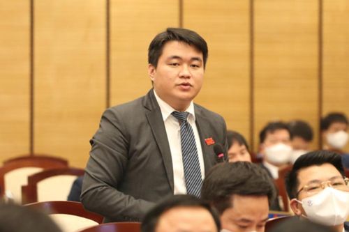 Đại biểu HĐND Hà Nội: Cần phân tích nguyên nhân viên chức y tế, giáo dục bỏ việc