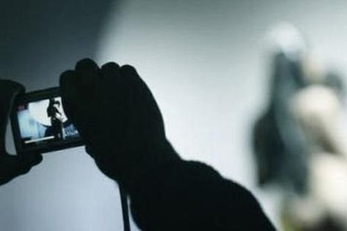 Việt kiều Đức tống tiền người tình bằng 'ảnh nóng'