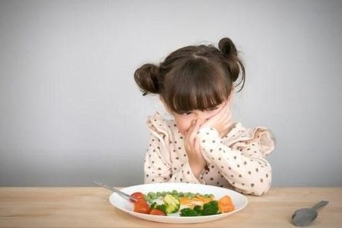 Làm gì khi trẻ biếng ăn