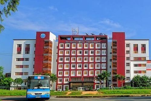 Hơn 1.000 sinh viên, học viên Trường ĐH Quốc tế tốt nghiệp
