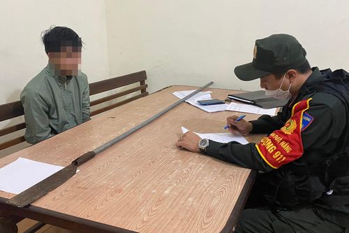 Công an ngăn chặn nhóm thiếu niên mang hung khí đi đánh nhau
