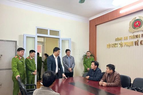 Bắt giữ băng nhóm ép buộc một phụ nữ ký nợ 2,5 tỷ đồng