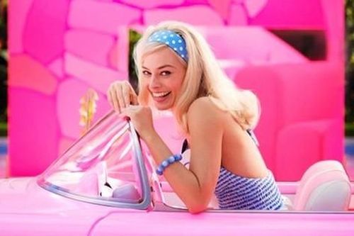'Barbie sống' là nữ diễn viên được trả lương cao nhất năm 2022