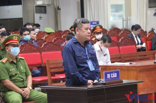 Cựu đội trưởng chống buôn lậu lĩnh án 15 năm tù về tội nhận hối lộ