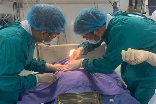 Nguy kịch sau vết thương nhỏ ở đầu gối