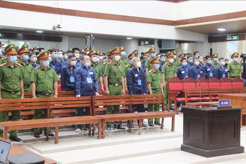 Vụ buôn lậu 200 triệu lít xăng: Nhiều bị cáo nhận nhận mức án 16 - 17 năm tù