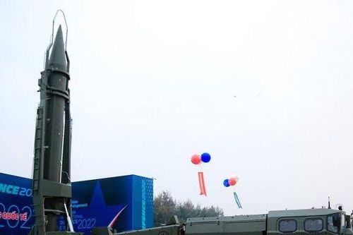 Ngắm dàn vũ khí, khí tài quân sự tại Triển lãm Quốc phòng quốc tế 2022