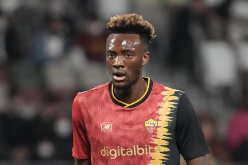 Arsenal và MU bất ngờ có cơ hội đưa Abraham trở về Anh với mức giá rẻ