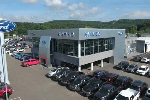 Hai phần ba đại lý của Ford đồng ý bán xe điện