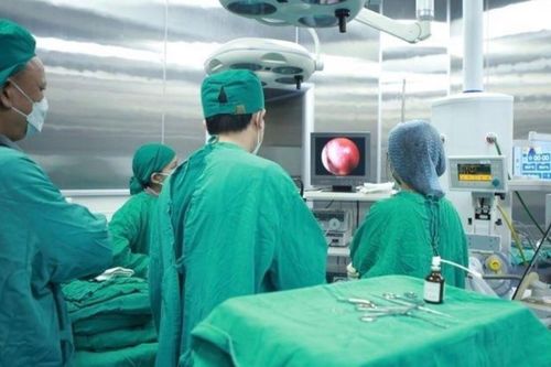 Bệnh nhân đau nhức mũi, ho nhiều được bác sĩ bàng hoàng phát hiện con vật kinh khủng 'chạy' trong mũi