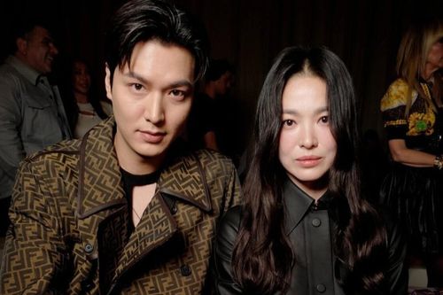 Vừa vướng tin hẹn hò Song Hye Kyo chưa lâu, Lee Min Ho đã phải nhận 'tin dữ'
