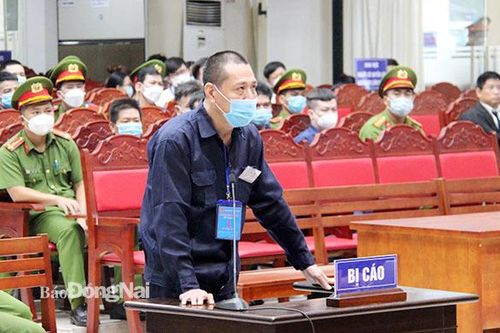 'Ông trùm' đường dây buôn lậu xăng lãnh 17 năm tù