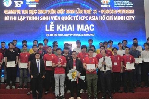 Gần 700 sinh viên tranh tài về công nghệ thông tin