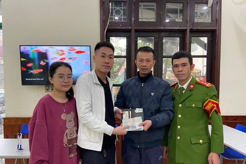 Trả lại gần 40 triệu cho người đánh rơi