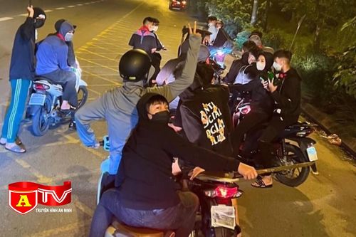 Gia tăng tình trạng thanh thiếu niên sử dụng vũ khí gây rối trật tự công cộng