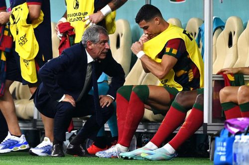 HLV Bồ Đào Nha: 'Ronaldo không vui khi ngồi dự bị'