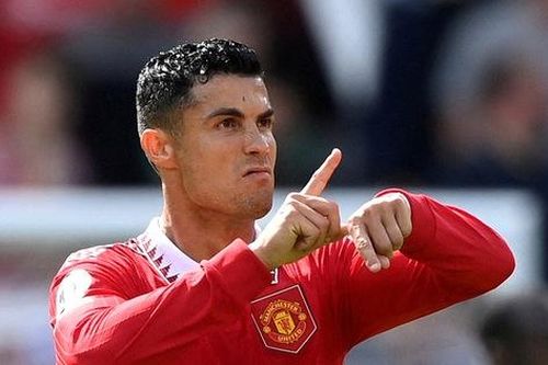 Liên đoàn bóng đá Bồ Đào Nha phủ nhận tin Ronaldo muốn rời đội tuyển
