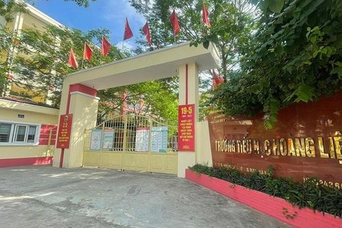 Ngăn chặn từ gốc việc thuốc lá điện tử tấn công học đường Thủ đô