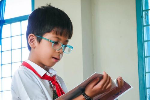 Cậu bé 6 tuổi học lớp 3, tính nhẩm nhanh như máy tính