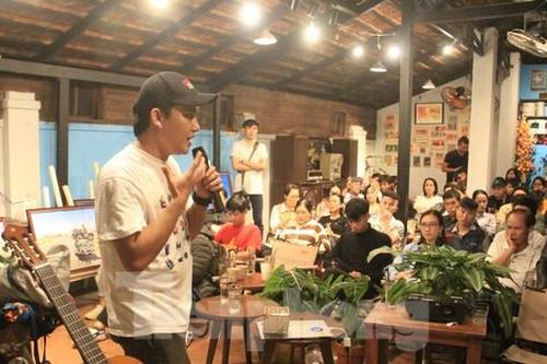 Chàng phượt thủ kể chuyện chạy xe máy vòng quanh thế giới, đặt chân tới 7 châu lục