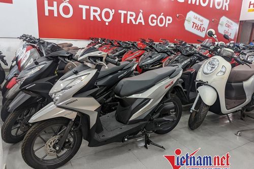 Xe máy nhập khẩu rớt giá mạnh, Honda Vario giảm tiếp 7 triệu