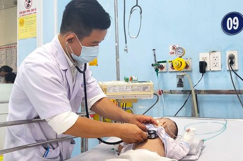 Nhiều ca mắc lao màng não đồng loạt nhập viện, trẻ co giật vì biến chứng