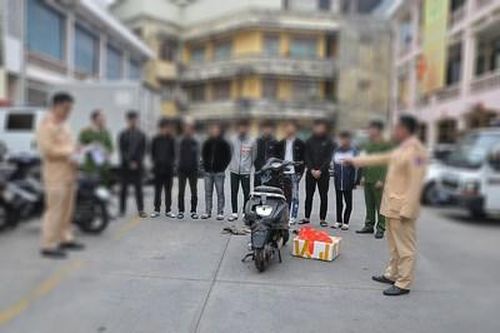Khởi tố nhóm thanh thiếu niên dùng vỏ chai đuổi đánh người, đập phá tài sản