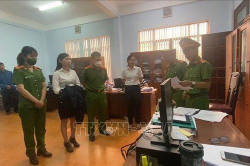 Kon Tum: Bắt tạm giam cán bộ thuế huyện Đăk Tô