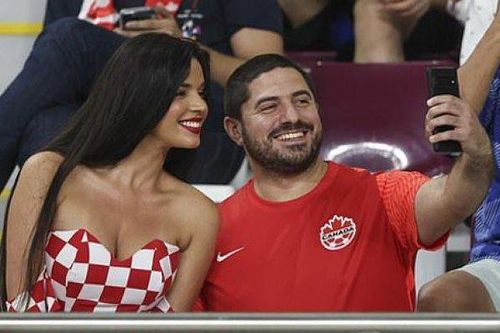Cổ động viên Croatia, Brazil tranh 'ngôi' phong cách 'lên đồ' bốc lửa nhất thế giới