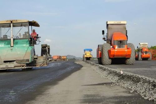 Kiên quyết điều chuyển khối lượng, xử lý nhà thầu yếu tại cao tốc Phan Thiết - Dầu Giây