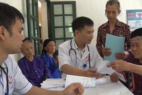 Giải bài toán nhân lực y tế cho địa phương miền núi