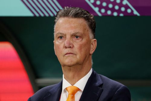 HLV Van Gaal: 'Bầu không khí trong phòng thay đồ rất tệ'