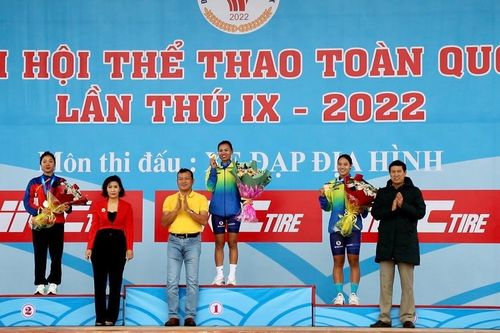 Đoàn Bình Dương và Thanh Hóa giành Huy chương Vàng nội dung đua xe đạp băng đồng cá nhân