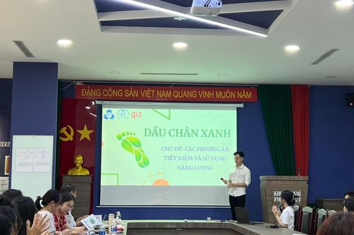 Sinh viên tìm giải pháp xanh hóa ngành dệt may