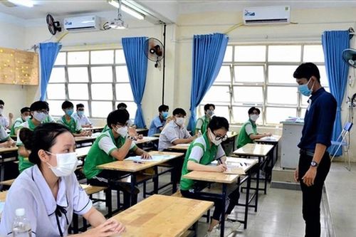 Tuyển sinh đại học 2023: Cố gắng đơn giản hóa thủ tục cho thí sinh