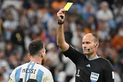 Trận Hà Lan - Argentina phá kỷ lục thẻ phạt trong lịch sử World Cup