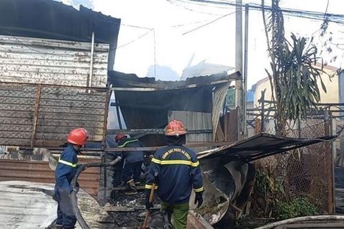 Long An: Cháy lớn trong nhiều giờ tại khu công nghiệp Hải Sơn
