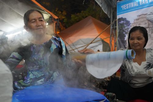 Tây Ninh: Khai mạc lễ hội nghề làm bánh tráng phơi sương Trảng Bàng