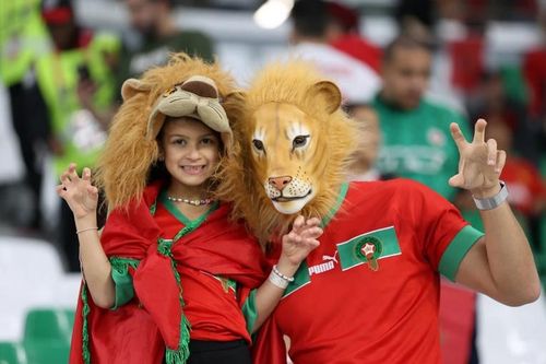 Màn hóa trang tài tình của các 'cầu thủ thứ 12' tại World Cup 2022
