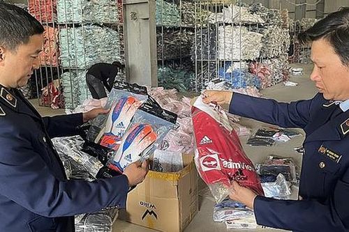 Tết cận kề, hàng giả, hàng nhái tràn lan thị trường