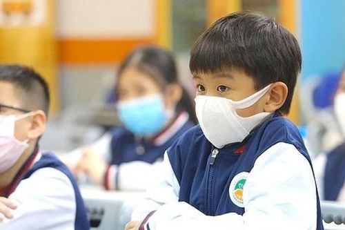 Hà Nội: Hạn chế tổ chức hoạt động ngoài trời cho học sinh trong ngày rét đậm, rét hại