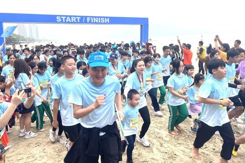 1.000 người chạy tiếp sức phòng, chống thiên tai và biến đổi khí hậu